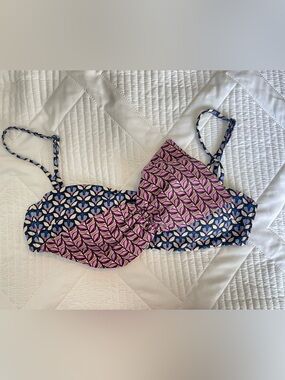 Zara Patterned Two-Tone Bikini Top in Navy and Pink S